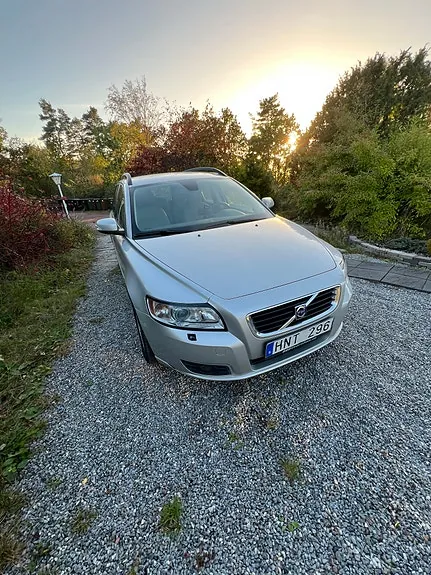 Volvo V50 2009 photo 2