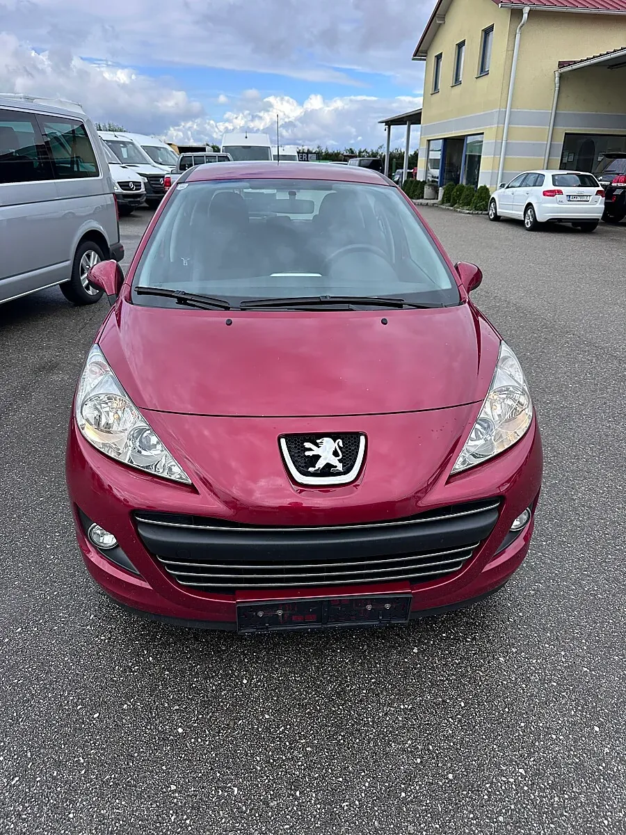 Peugeot 207 2010 photo 2
