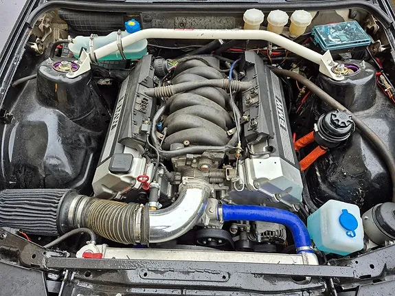 BMW 318I 1983 photo 3