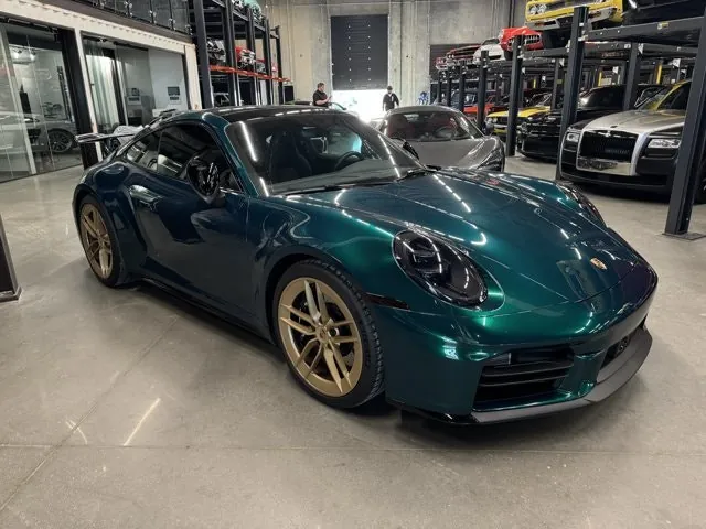 Porsche 911 Carrera S 2025 photo 2