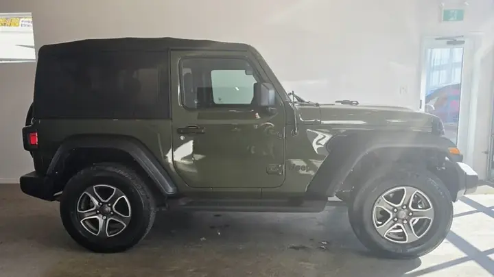 Jeep Wrangler 2021 photo 2