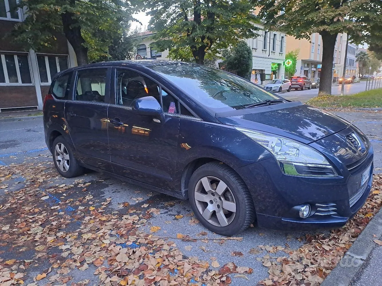 Peugeot 5008 2012 photo 2