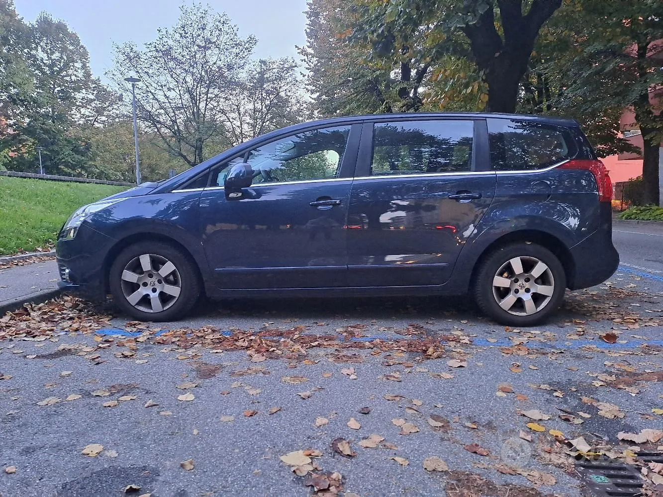 Peugeot 5008 2012 photo 4