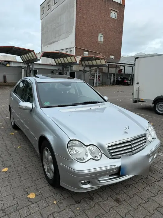Mercedes-Benz C180