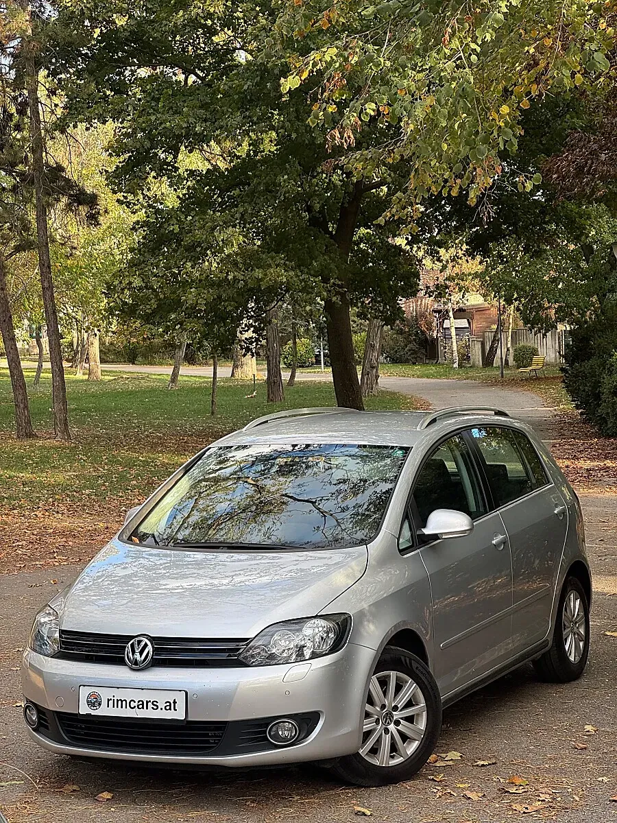 Volkswagen Golf 2012 photo 2