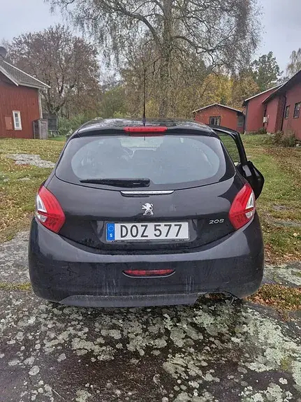 Peugeot 208 2014 photo 3