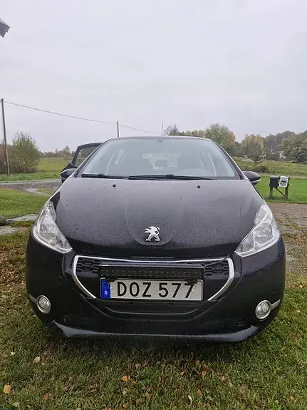 Peugeot 208 2014 photo 2