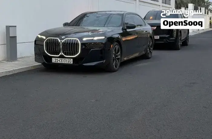BMW 7 Series 2023 photo 2