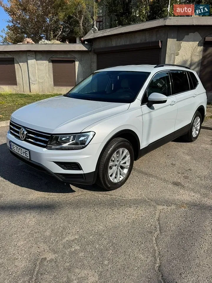 Volkswagen Tiguan 2018 photo 2