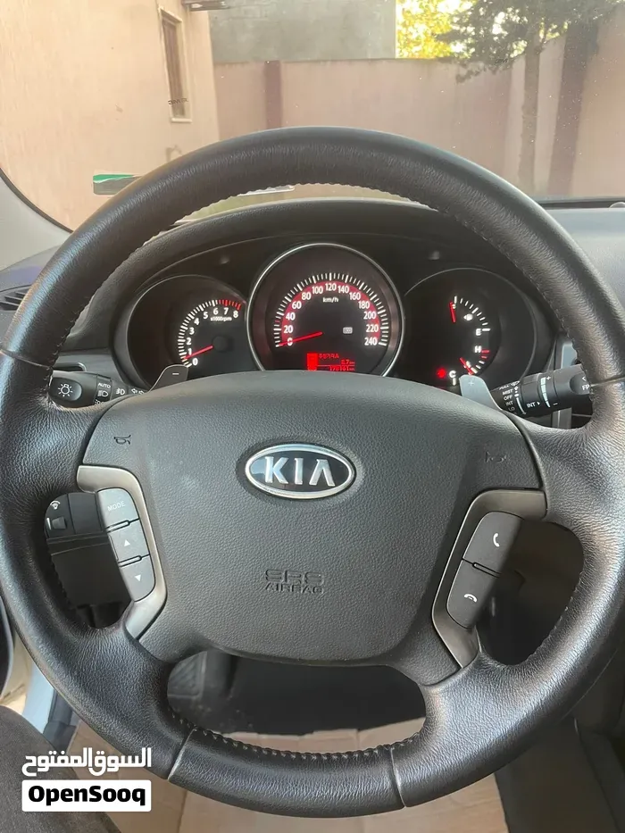 Kia Lotze 2010 photo 4
