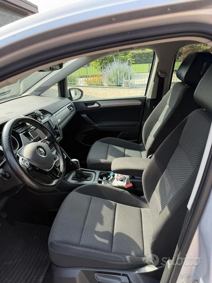 Volkswagen Touran 2016 photo 4