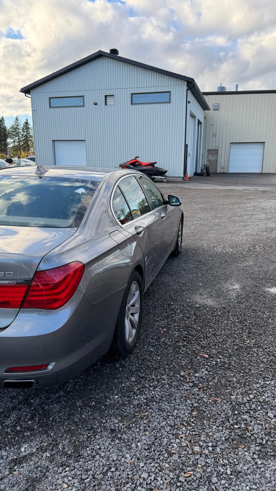 BMW 7 Series 2011 photo 4