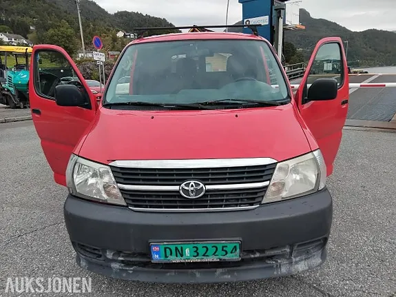 Toyota Hiace 2009 photo 2