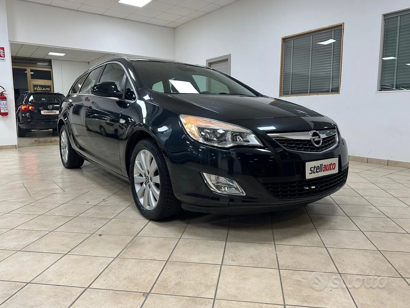 Opel Astra 2012 photo 3
