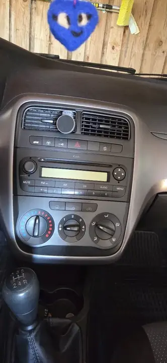 Fiat Grande Punto 2011 photo 3