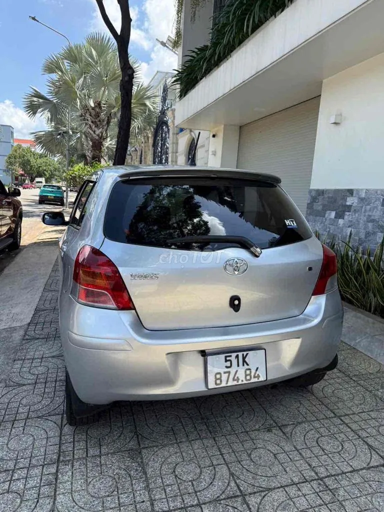 Toyota Yaris 2011 photo 2