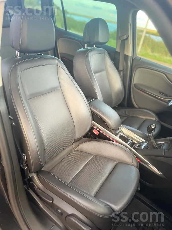 Opel Zafira 2013 photo 4