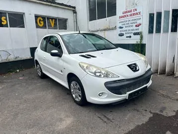 Peugeot 206 2012 photo 2
