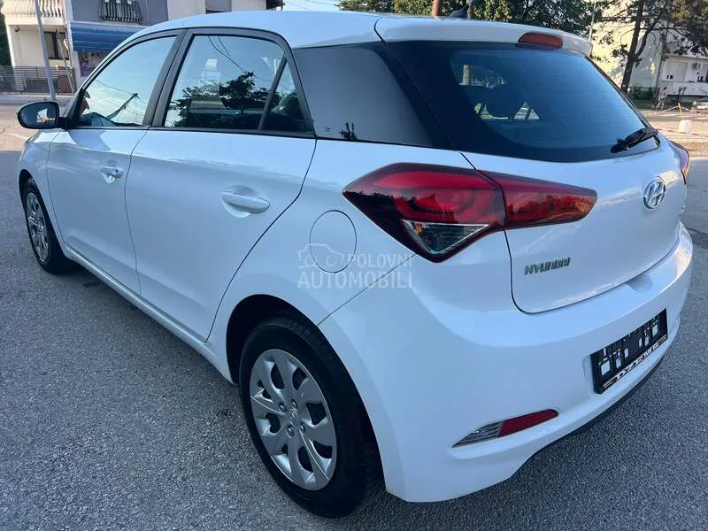 Hyundai I20 2016 photo 2