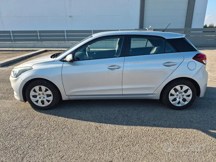 Hyundai I20