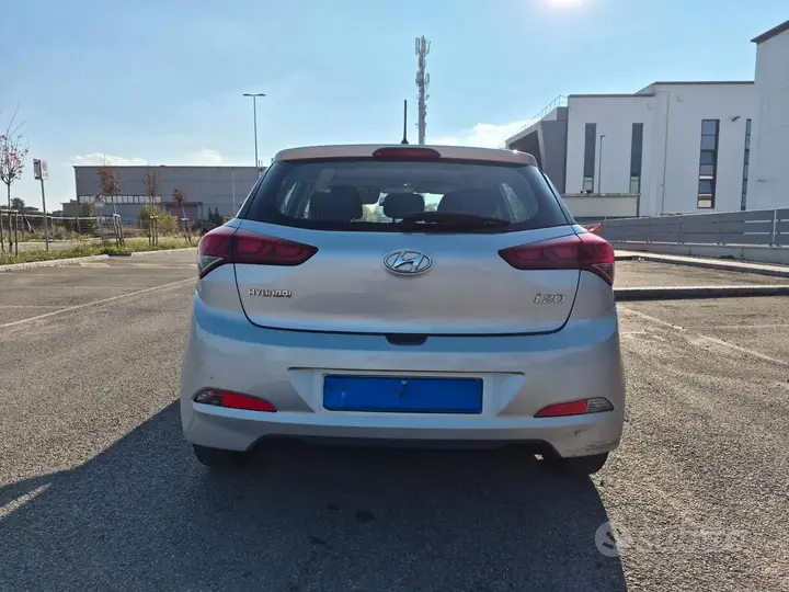 Hyundai I20 2016 photo 3