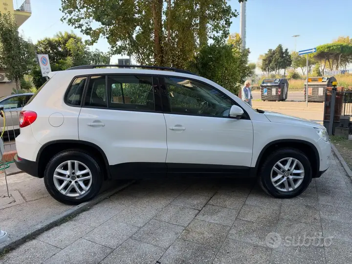 Volkswagen Tiguan 2011 photo 5