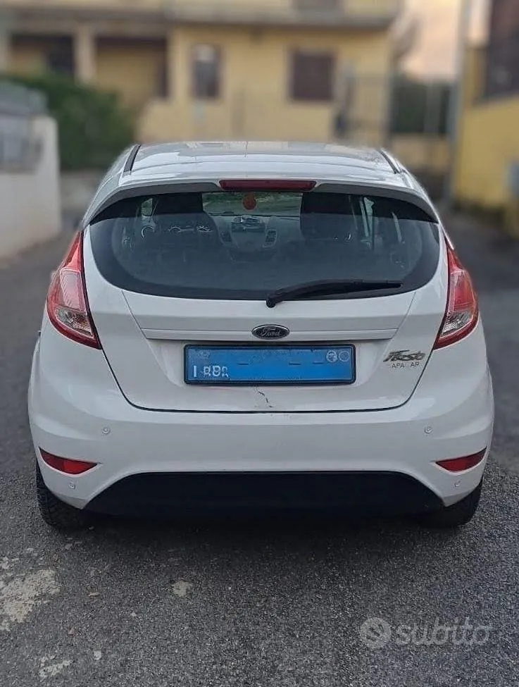 Ford Fiesta 2017 photo 2
