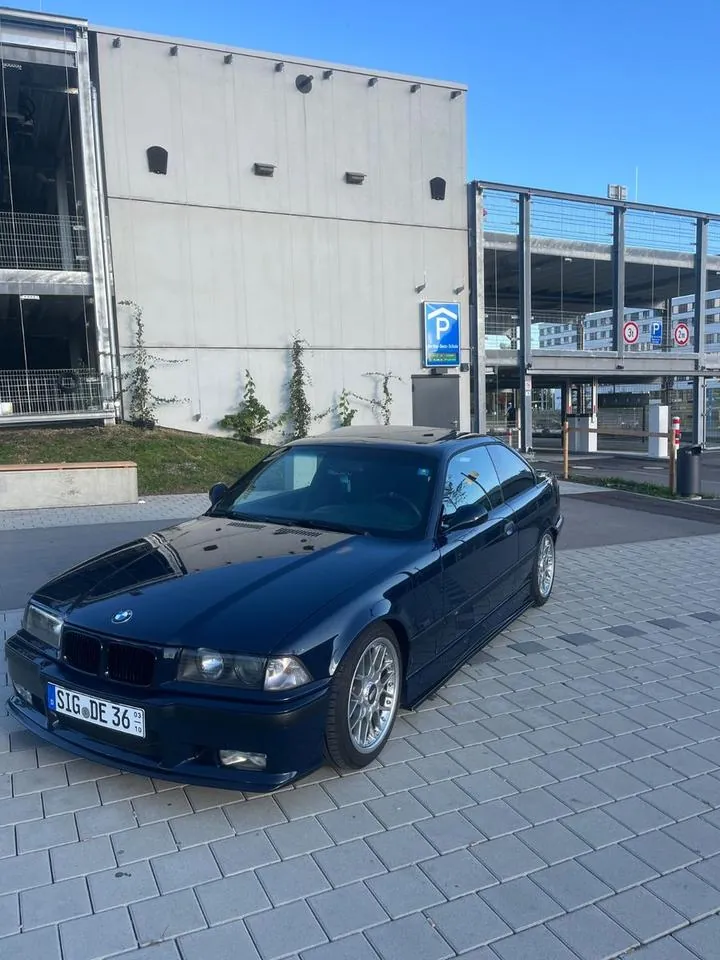 BMW 328I