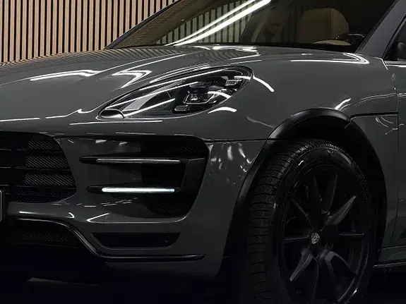 Porsche Macan Turbo 2017 photo 5