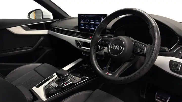 Audi A4 2023 photo 5