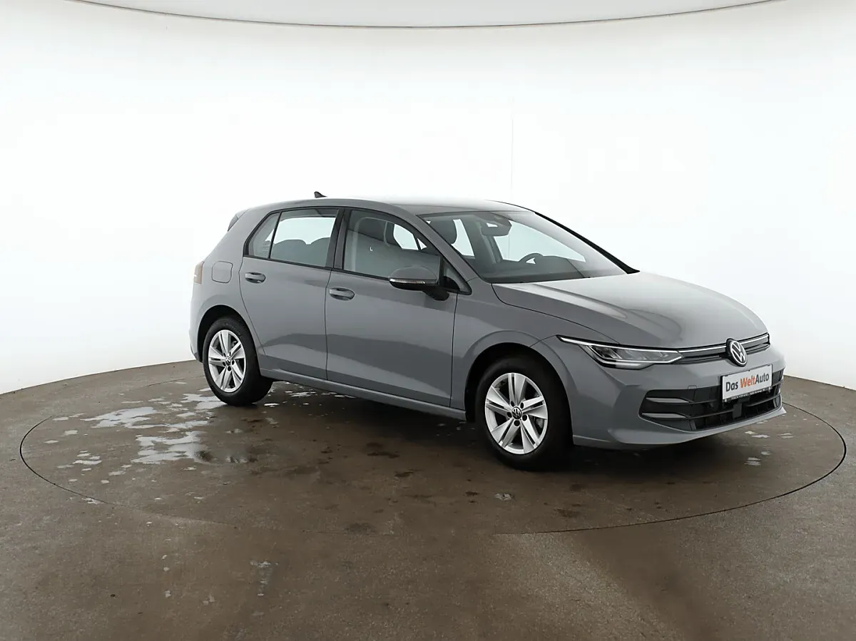 Volkswagen Golf 2025 photo 2