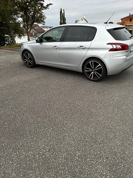 Peugeot 308 2014 photo 3