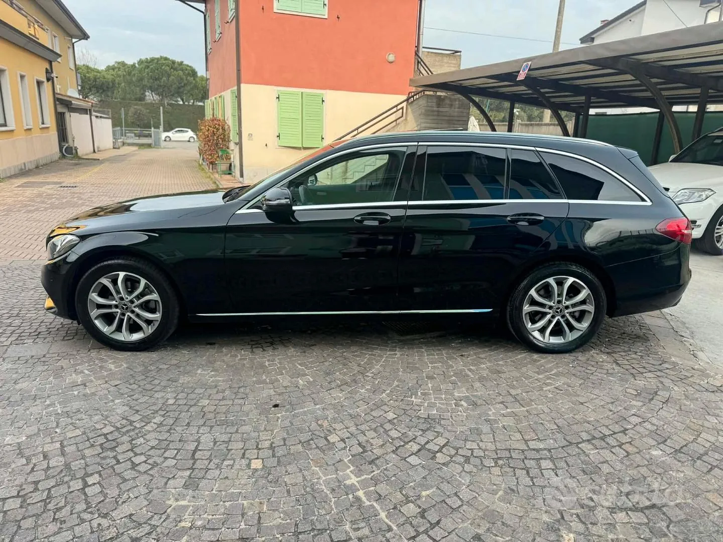 Mercedes-Benz C 180 2017 photo 3