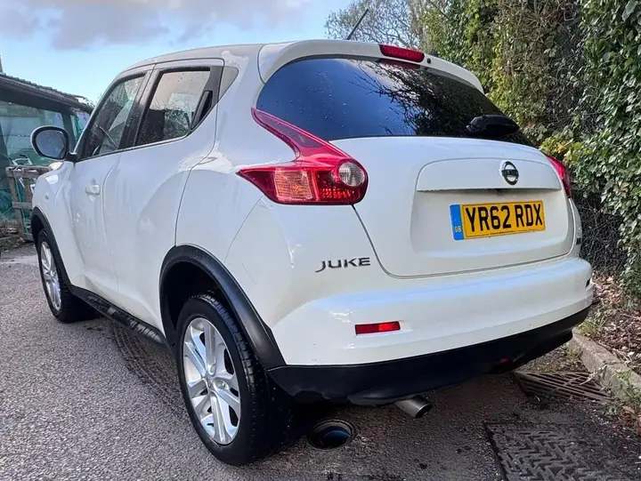 Nissan Juke 2012 photo 2