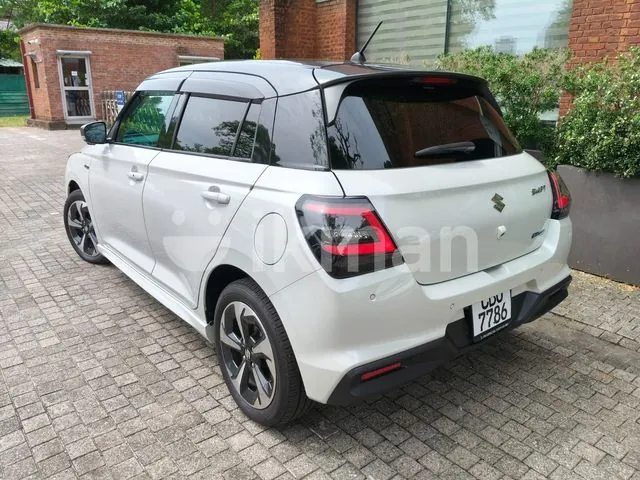Suzuki Swift 2023 photo 3