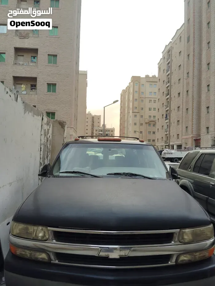 Chevrolet Suburban 2004 photo 3