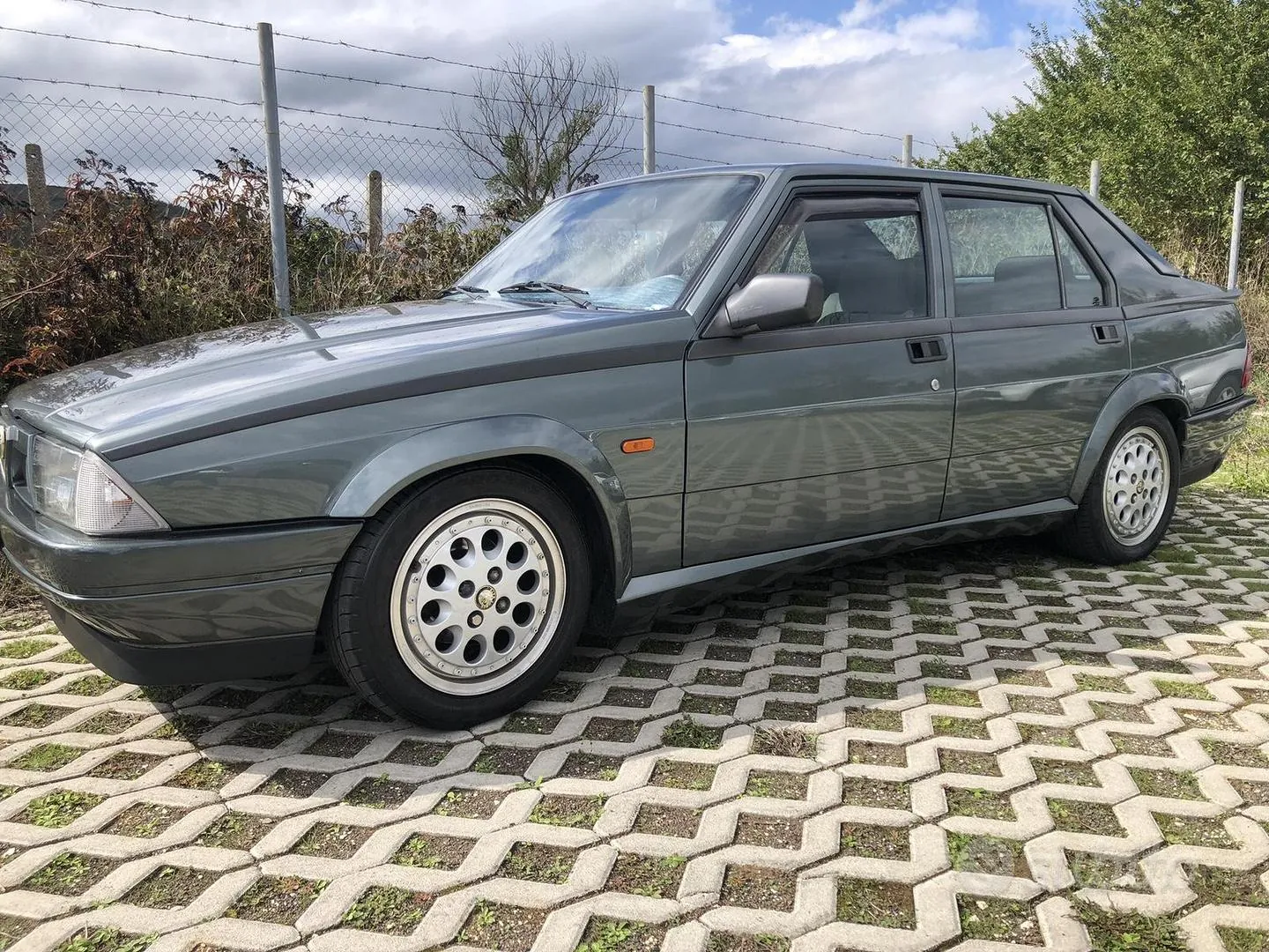 Alfa Romeo 75