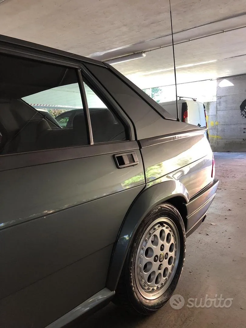 Alfa Romeo 75
