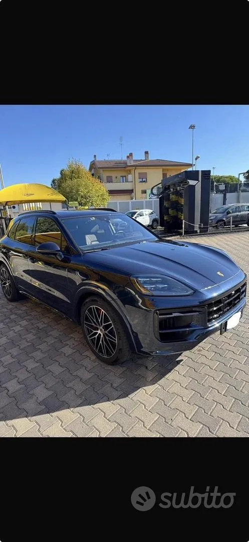 Porsche Cayenne 2024 photo 2