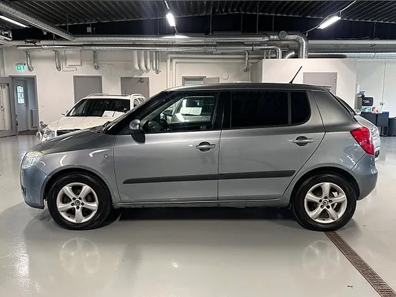 Skoda Fabia 2012 photo 5