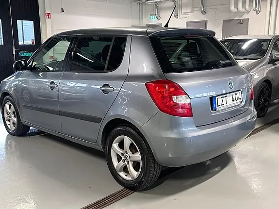 Skoda Fabia 2012 photo 4