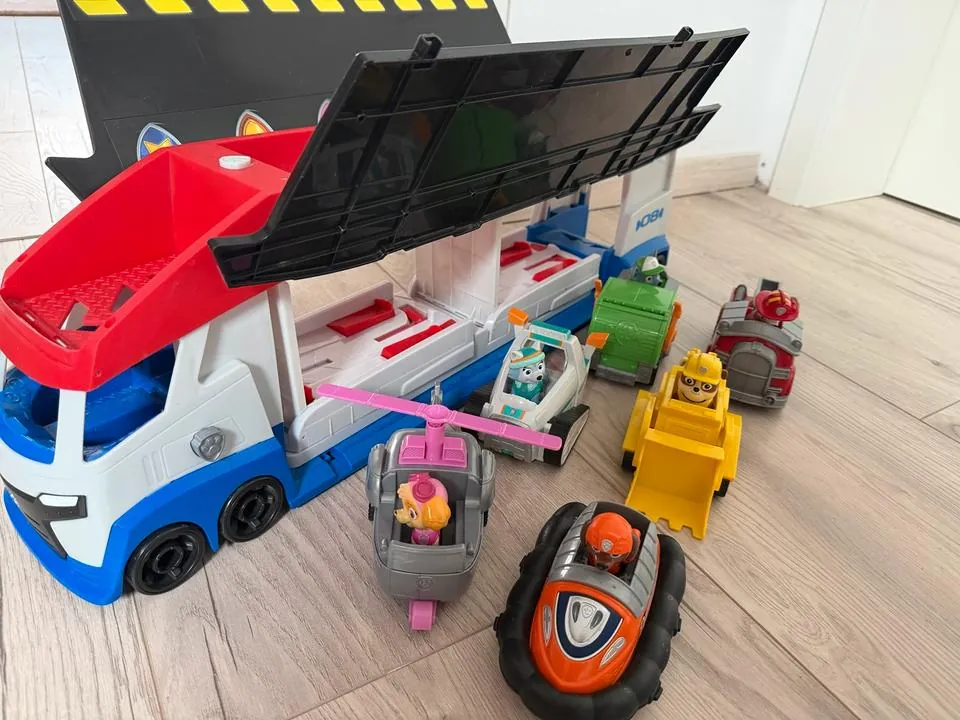 Paw Patrol Bus