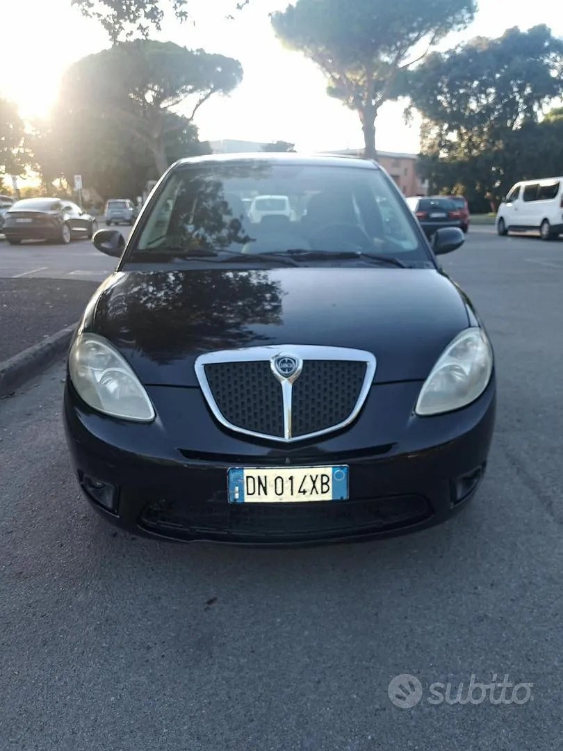 Lancia Ypsilon