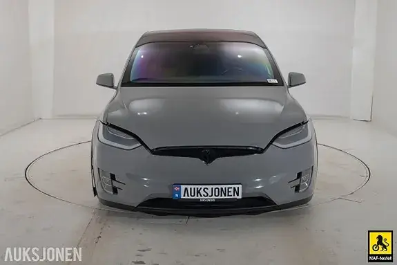 Tesla Model X 2018 photo 2