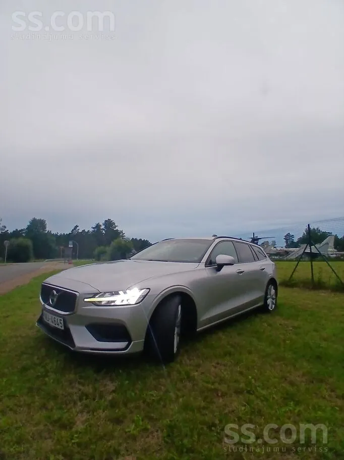 Volvo V60 2019 photo 2