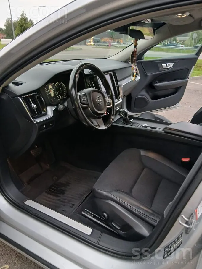 Volvo V60 2019 photo 5