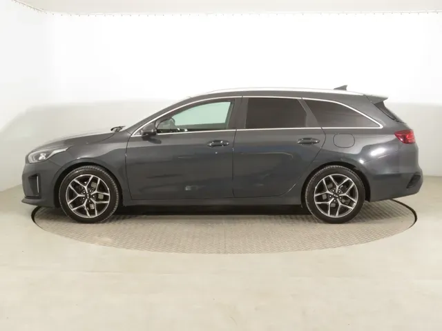 Kia Ceed Sw 2021 photo 2