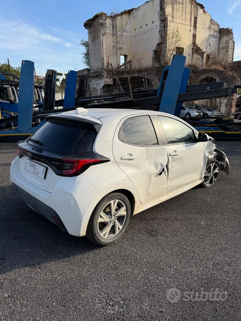 Toyota Yaris 2025 photo 3