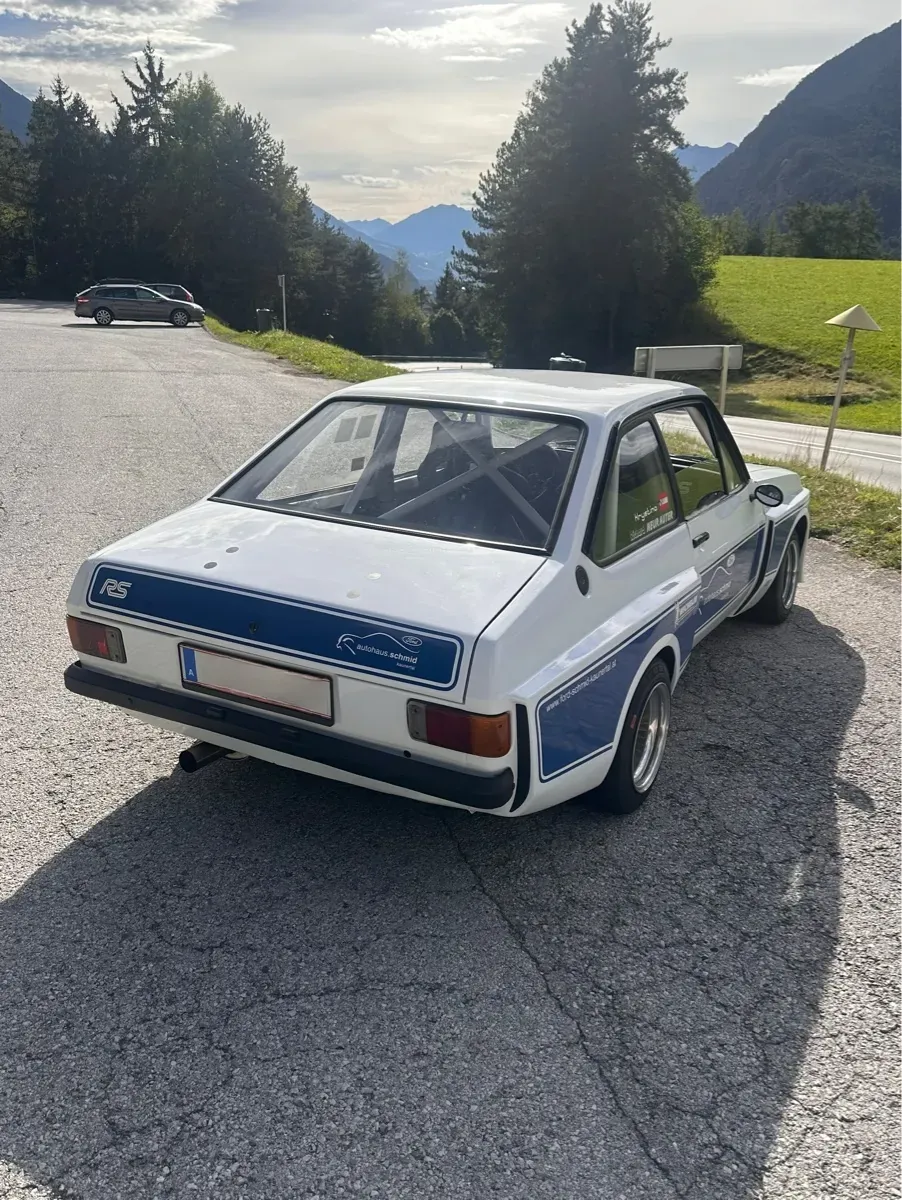 Ford Escort 1976 photo 2