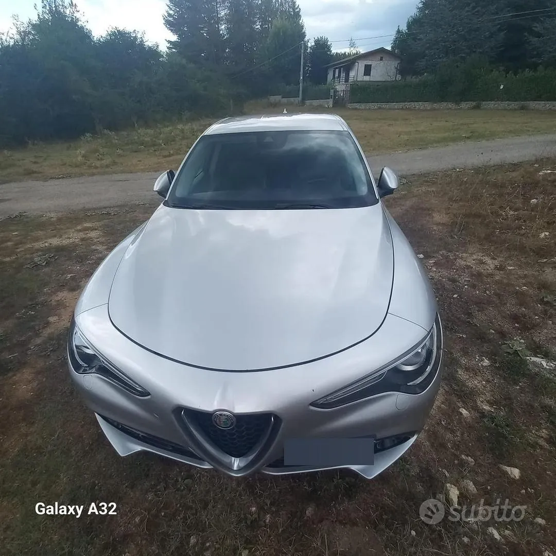Alfa Romeo Stelvio 2018 photo 2